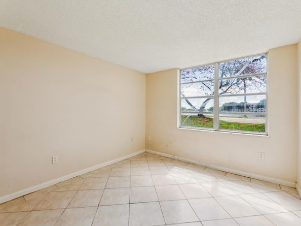 9440 Tangerine Place 102, Davie FL 33324