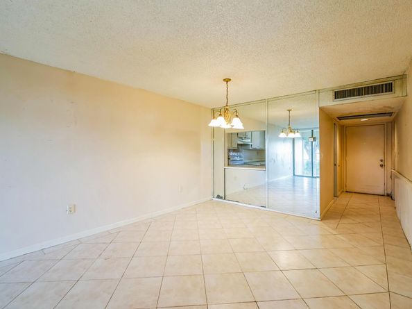 9440 Tangerine Place 102, Davie FL 33324