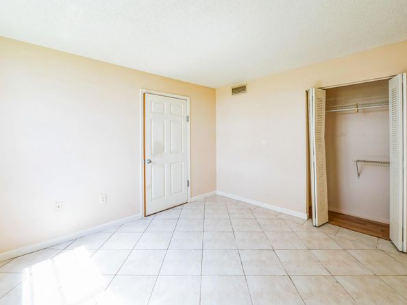 9440 Tangerine Place 102, Davie FL 33324
