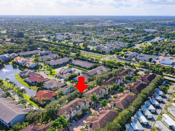 810 Via Villagio, Hypoluxo FL 33462