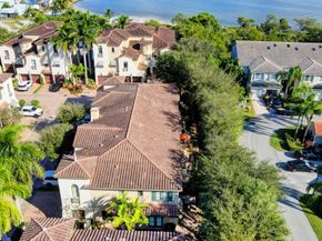 810 Via Villagio, Hypoluxo FL 33462