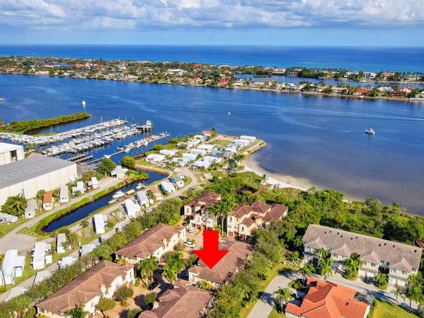 810 Via Villagio, Hypoluxo FL 33462