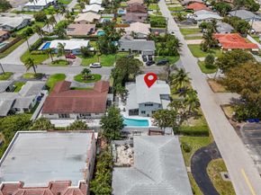 1750 NE 55th St, Fort Lauderdale FL 33334