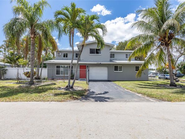 1750 NE 55th St, Fort Lauderdale FL 33334