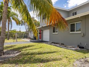 1750 NE 55th St, Fort Lauderdale FL 33334
