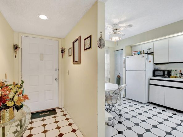 12600 SW 5th Ct 410 L, Pembroke Pines FL 33027