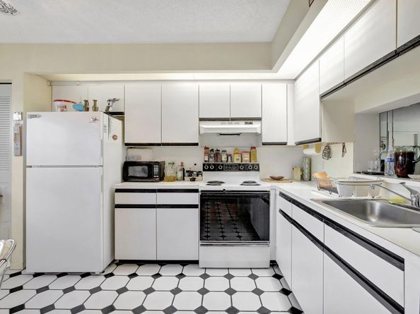 12600 SW 5th Ct 410 L, Pembroke Pines FL 33027