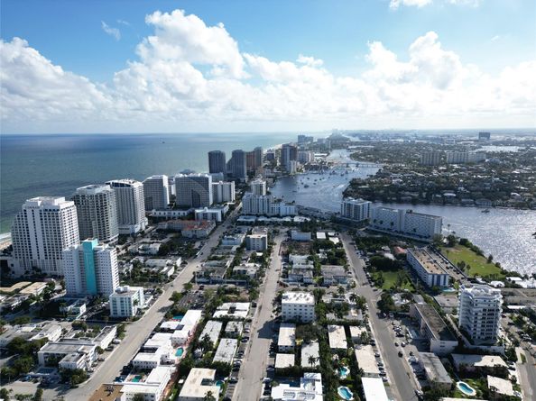 527 Orton Avenue 303 D, Fort Lauderdale FL 33304