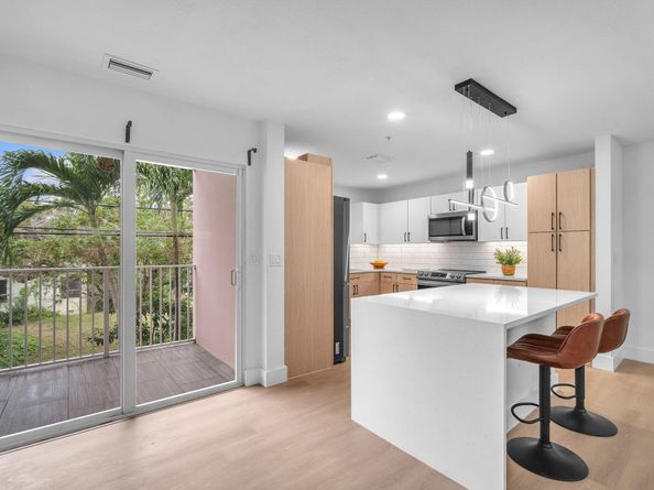 477 NE 1 Street, Pompano Beach FL 33060