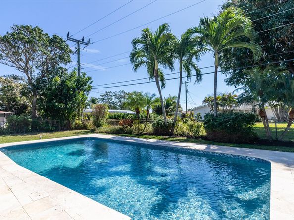 1104 SE 7th Street, Deerfield Beach FL 33441