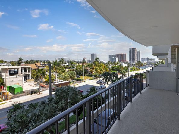 2500 E Las Olas Blvd 406, Fort Lauderdale FL 33301
