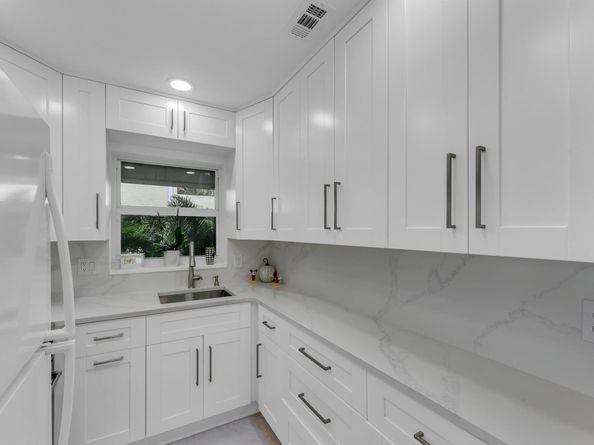 960 Crystal Lake Drive 115, Pompano Beach FL 33064