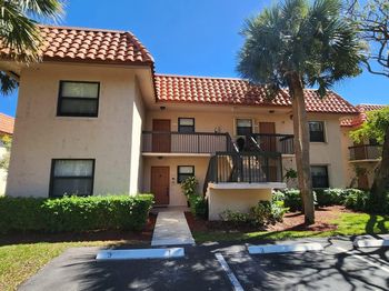 15710 E Waterside Cir