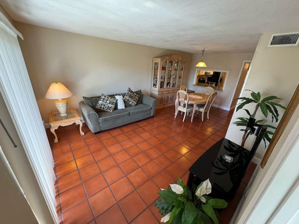 15710 E Waterside Cir 101, Sunrise FL 33326