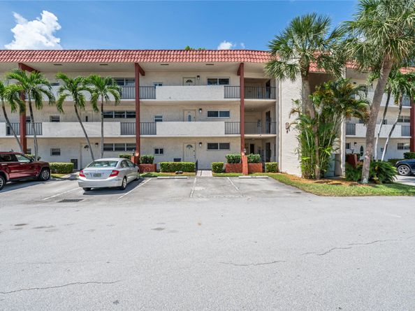 671 S Hollybrook Dr 306, Pembroke Pines FL 33025