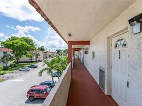 671 S Hollybrook Dr 306, Pembroke Pines FL 33025