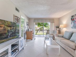 671 S Hollybrook Dr 306, Pembroke Pines FL 33025