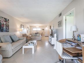 671 S Hollybrook Dr 306, Pembroke Pines FL 33025
