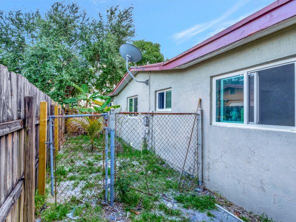 8001 NW 3rd Place, Margate FL 33063