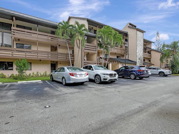 141 SW 96th Terrace 302, Plantation FL 33324