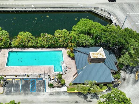 141 SW 96th Terrace 302, Plantation FL 33324