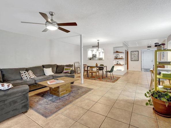 141 SW 96th Terrace 302, Plantation FL 33324
