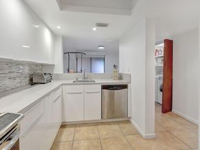 141 SW 96th Terrace 302, Plantation FL 33324
