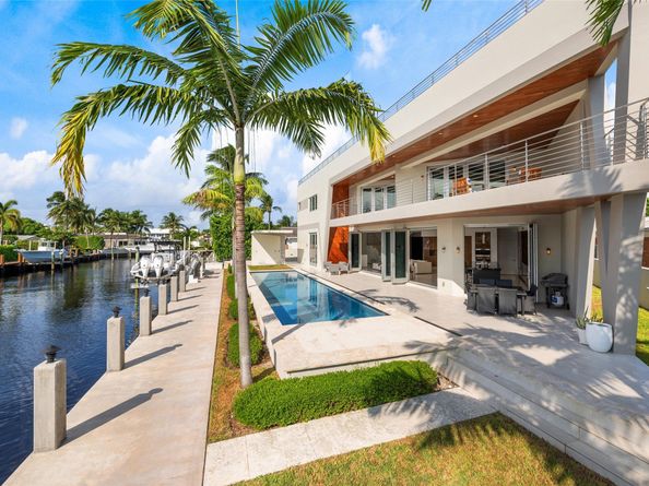 3300 NE 39th Street, Fort Lauderdale FL 33308