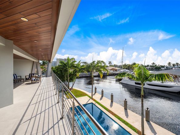 3300 NE 39th Street, Fort Lauderdale FL 33308