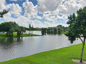 65 Berkshire C, West Palm Beach FL 33417
