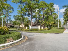 7 Bay Cedar Court, Royal Palm Beach FL 33411