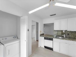 7 Bay Cedar Court, Royal Palm Beach FL 33411