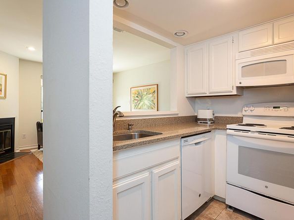1404 Norwalk LN 212, Austin TX 78703