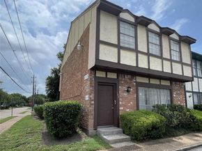 7700 Creekbend DR 104, Houston TX 77071