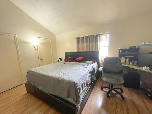 7700 Creekbend DR 104, Houston TX 77071