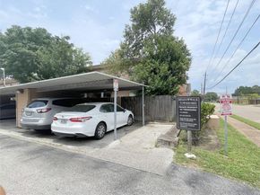 7700 Creekbend DR 104, Houston TX 77071