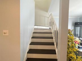 7700 Creekbend DR 104, Houston TX 77071