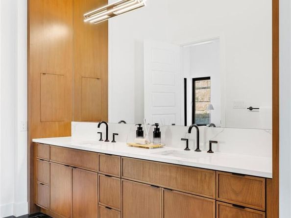 106 Bella Montagna CIR, Austin TX 78734