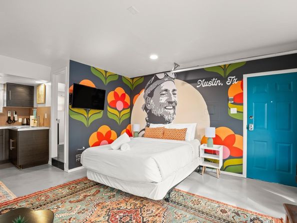 1406 Summit ST, Austin TX 78741