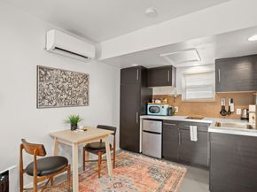 1406 Summit ST, Austin TX 78741