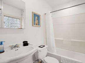 1406 Summit ST, Austin TX 78741