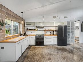 2202 Santa Rosa ST, Austin TX 78702