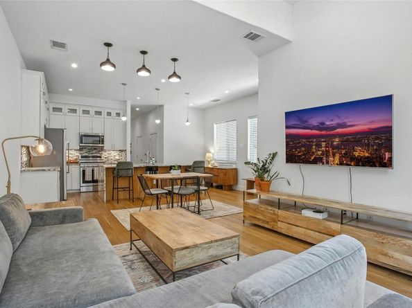 5402 Woodrow Ave B, Austin TX 78756