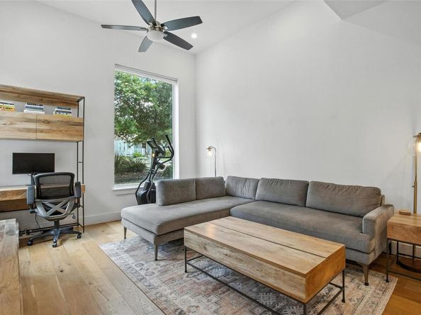 5402 Woodrow Ave B, Austin TX 78756
