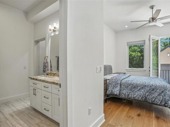 5402 Woodrow Ave B, Austin TX 78756