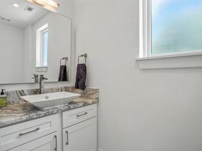 5402 Woodrow Ave B, Austin TX 78756