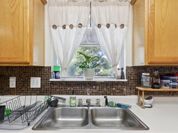 1184 Waller ST, Austin TX 78702