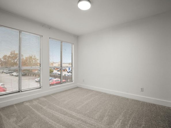 909 Reinli ST 103, Austin TX 78751