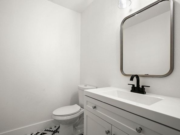 909 Reinli ST 103, Austin TX 78751