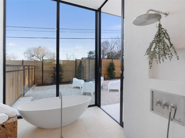 2605 Rockingham DR, Austin TX 78704